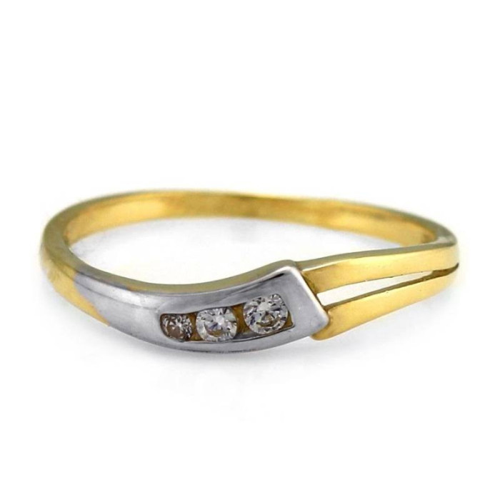 Złoty pierścionek 585 z trzema cyrkoniami