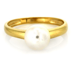 złoty pierścionek z perła