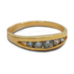 Złoty pierścionek 585 wysadzany  cyrkoniami 1,8 g