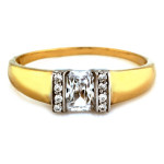 Złoty pierścionek 585 nowoczesny wzór z białym zlotem i cyrkoniami na prezent