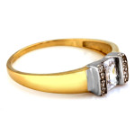 Złoty pierścionek 585 nowoczesny wzór z białym zlotem i cyrkoniami na prezent