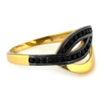 Złoty pierścionek z czarnymi cyrkoniami 585 nowoczesny wzór pleciony ażurowy na prezent