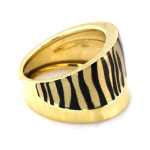 Złoty pierścionek 375 obrączka z emalią w formie zebry