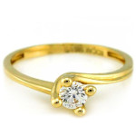 Złoty pierścionek damski 333 z cyrkonią elegancki 8k zaręczynowy