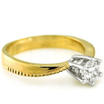 Złoty pierścionek 585 z cyrkonią w białej oprawie na zaręczyny