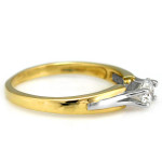 Złoty pierścionek 585 prosty z cyrkonią i białym złotem zaręczynowy