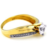 Złoty pierścionek 585 elegancki damski zdobiony cyrkoniami na prezent
