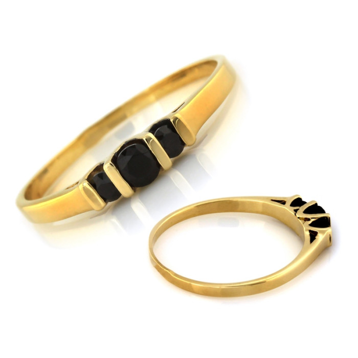 Złoty pierścionek 585 z modnymi czarnymi cyrkoniami