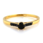 Złoty pierścionek 375 z czarnymi cyrkoniami delikatny subtelny