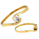 Złoty pierścionek 375 subtelny z cyrkonią elegancki