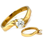 Złoty pierścionek 585 ozdobiony cyrkonią idealny na zaręczyny