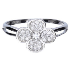srebrny pierścionek z białymi cyrkoniami kwiatek