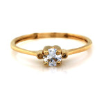 Złoty pierścionek 333 delikatny idealny na zaręczyny z jednym oczkiem