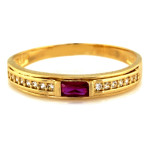 Delikatny złoty pierścionek 585 obrączkowy z czerwonym oczkiem