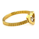 Złoty pierścionek 585 delikatny z serduszkiem i jedną cyrkonią