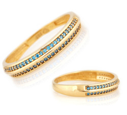 Złoty pierścionek obrączkowy z niebieskimi cyrkoniami 