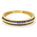 Złoty pierścionek 585 wąski obrączkowy z niebieskimi cyrkoniami