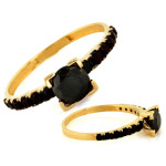 Złoty pierścionek 375 z czarnymi cyrkoniami zdobiony na prezent