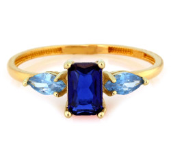 pierścionek z niebieskimi kamieniami