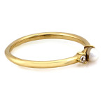 Złoty pierścionek 585 delikatny subtelny z mała perłą i cyrkoniami