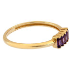 Złoty pierścionek 585 z fioletowymi cyrkoniami delikatny na prezent
