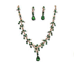 Komplet biżuterii z zielonymi kamieniami