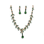 Komplet biżuterii zdobiony zielonymi cyrkoniami szmaragdowa kolia