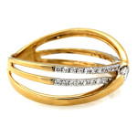Szeroki złoty pierścionek przeplatany z brylantami 0.25 ct