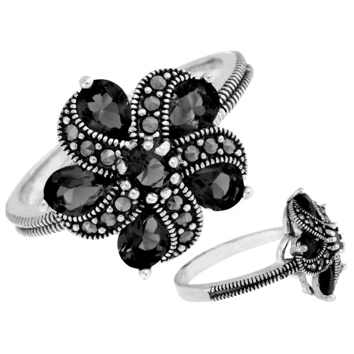 Srebrny pierścień duży z czarnym kwiatkiem 