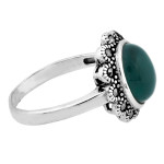 Srebrny pierścień owalny oksydowany z ciemnym zielonym kamieniem 