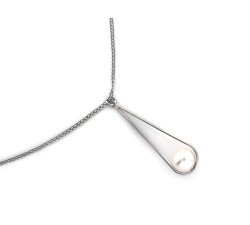 Naszyjnik srebrny z długim wisiorem z perłą