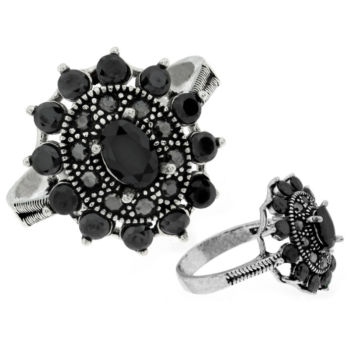 Duży srebrny pierścień oksydowany owalny z czarnymi kamieniami