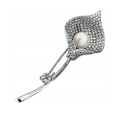 srebrna broszka cyrkoniowa lilia z perłą