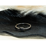 Srebrny pierścionek 925 subtelny delikatny zdobiony drobnym serduszkiem 1,6 g