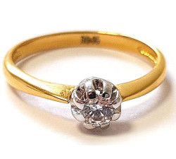 złoty pierścionek kamienie