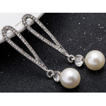 Komplet biżuterii z eleganckimi białymi perłami sopelki krople na prezent