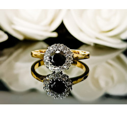 pierścionek z oczkiem z czarnym diamentem