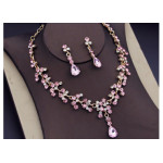 Komplet biżuterii zdobiony różowymi cyrkoniami