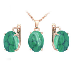 Komplet biżuterii z owalnym zielonymi kamieniem