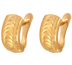 Złote wiszące kolczyki 585 z grawerowaniem w kształcie półksiężyca