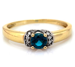 Złoty pierścionek 333 syntetyczny topaz london blue